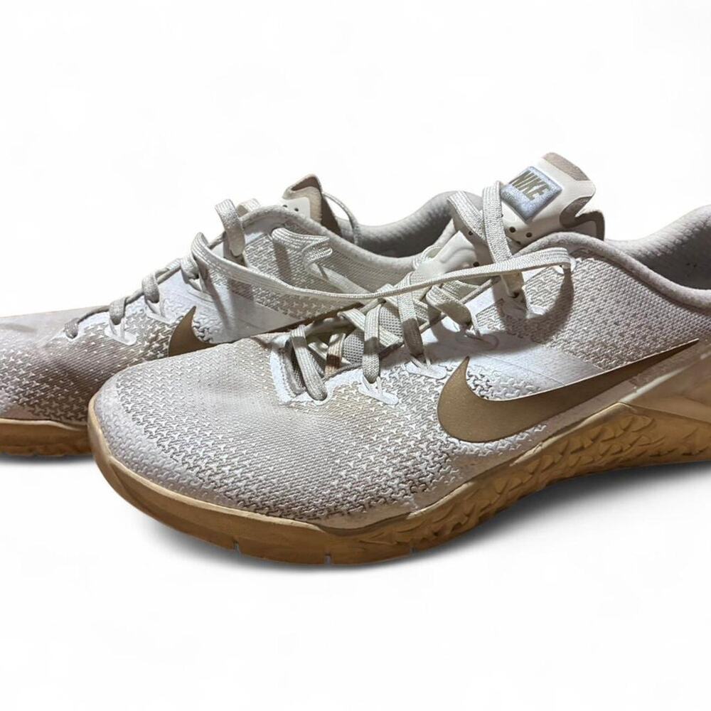 NIKE White Champagne Metcon 4 CrossFit  Weightlifting Shoes Sneakers Women sz 11